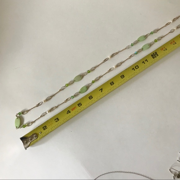 Green, Pearl and Gold Toned Jewelry Set - Picture 4 of 5